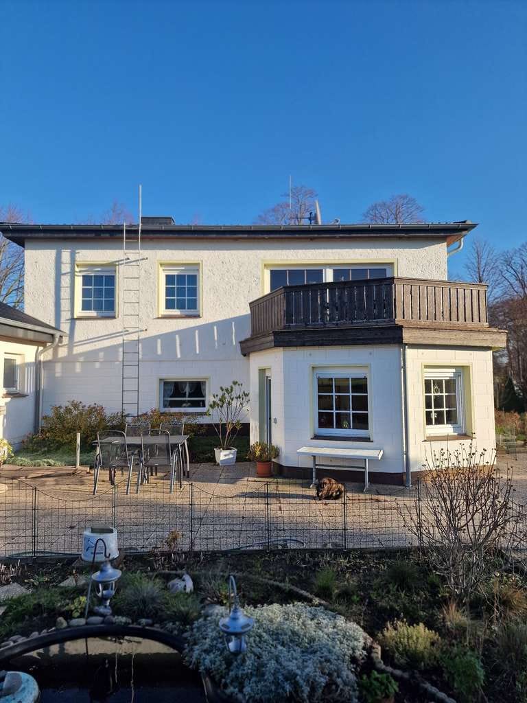 Immobilie in Kühlungsborn - frei stehendes EFH mit ELW und viel Platz - Bild 1