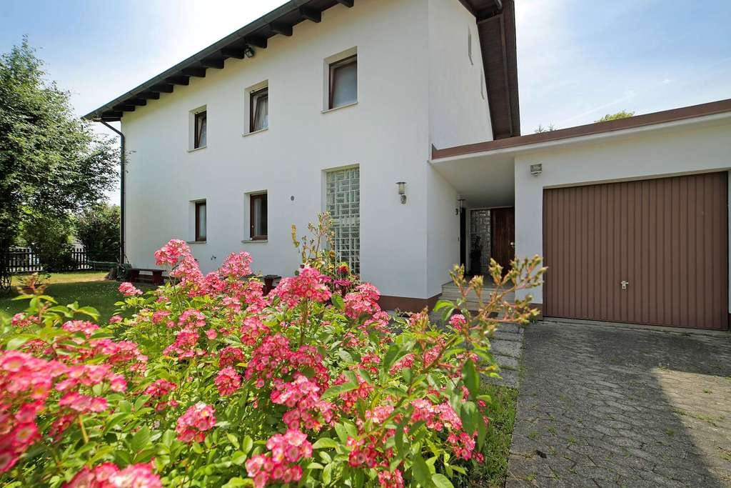 Immobilie in Kirchheim bei München - Wohnen im Grünen - Gartenwohnung in zentraler Lage mit Perspektive - Bild 0