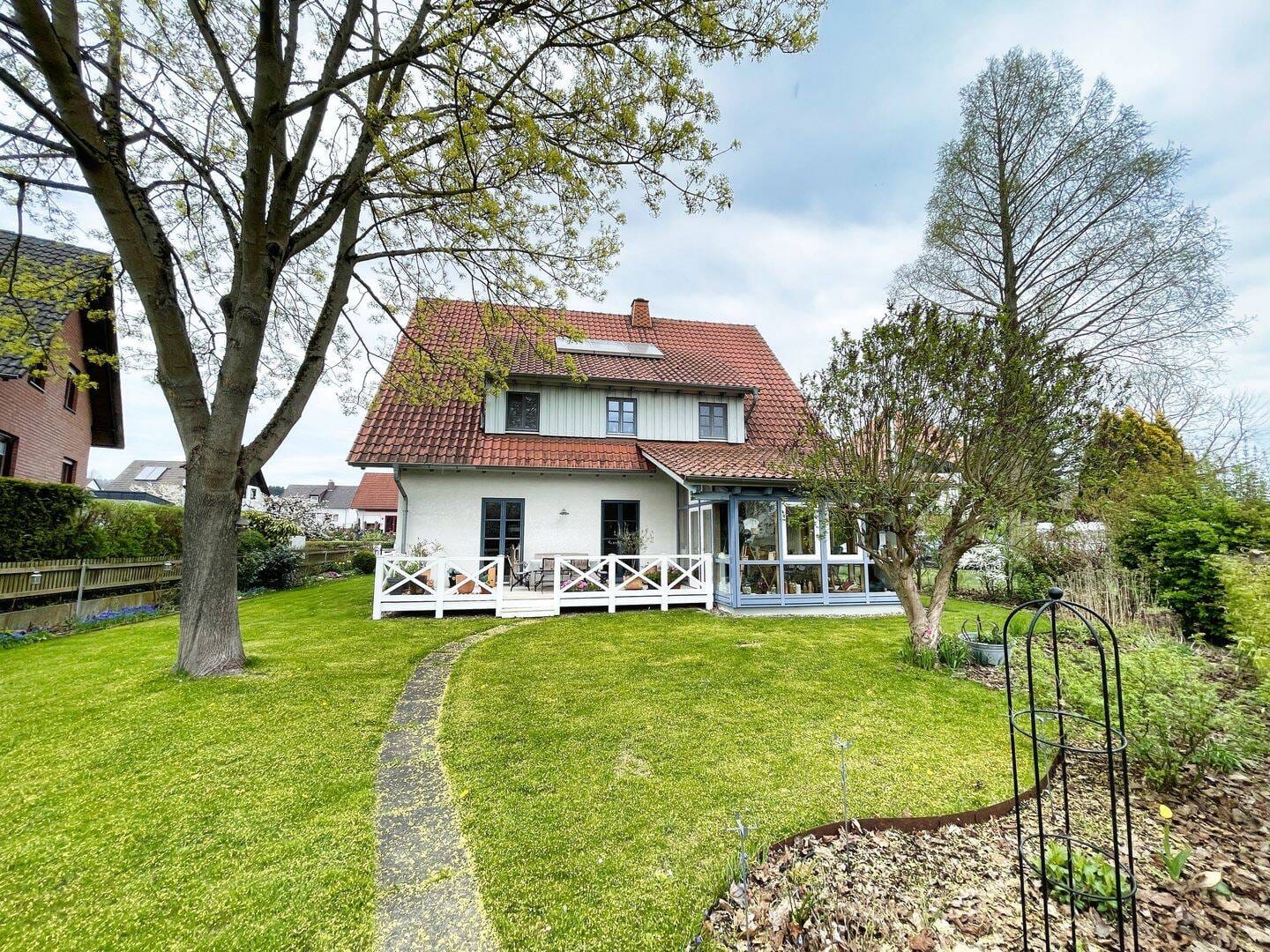 Immobilie in Hofgeismar - Wohlfühlhaus mit Charakter in Holzständerbauweise - Bild 1