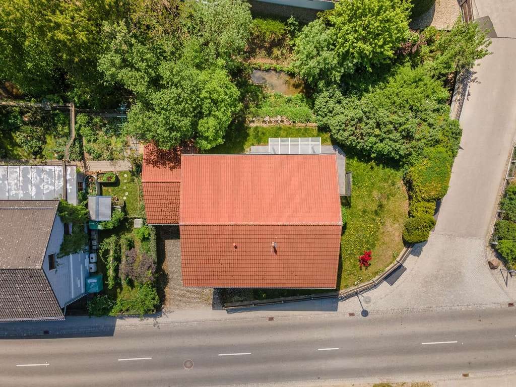 Immobilie in Geisenhausen - Alles was man braucht: Junges Einfamilienhaus mit klarem Konzept und mit sonnigem Südwestgarten - Bild 4