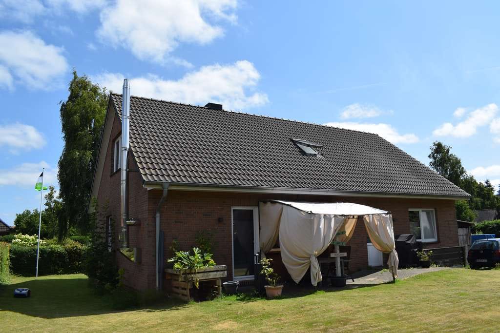 Immobilie in Stadum - Einfamilienhaus mit großem Garten in Stadum zu verkaufen. - Bild 2
