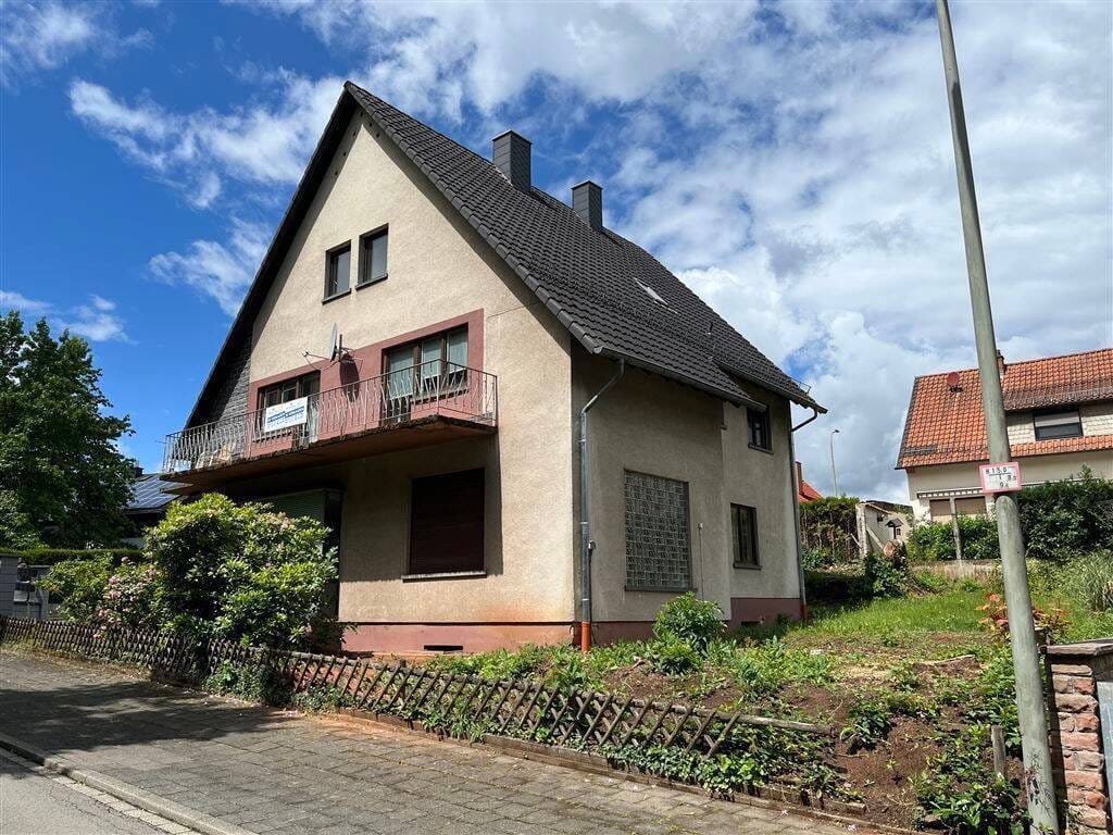 Immobilie in Landstuhl - Großes Einfamilienhaus in guter Lage mit ehemaliger Gewerbeeinheit und schönem Grundstück - Bild 3