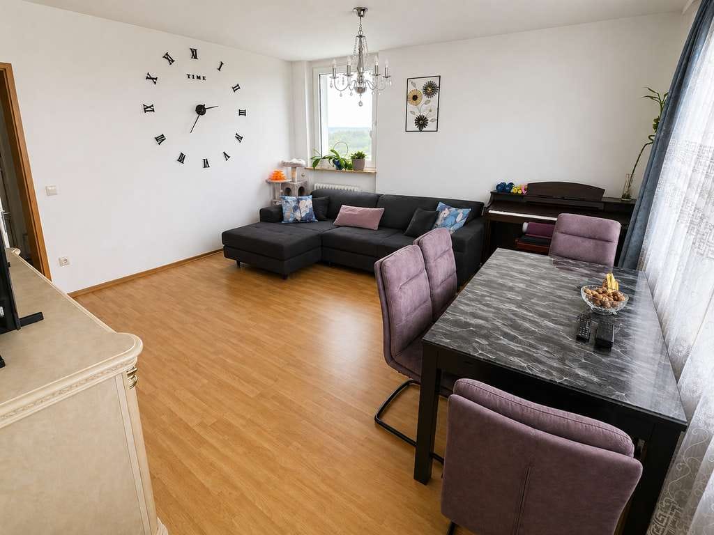 Immobilie in Schwabach - Attraktive 3-Zimmer-Eigentumswohnung mit Fernblick und barrierefreier Zugang - Bild 1