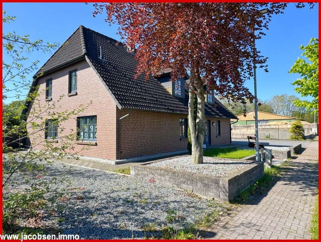 Immobilie in Jübek - Wohnen und Arbeiten unter einem Dach – vielseitiges Betriebsleiterhaus mit Potenzial - Bild 2