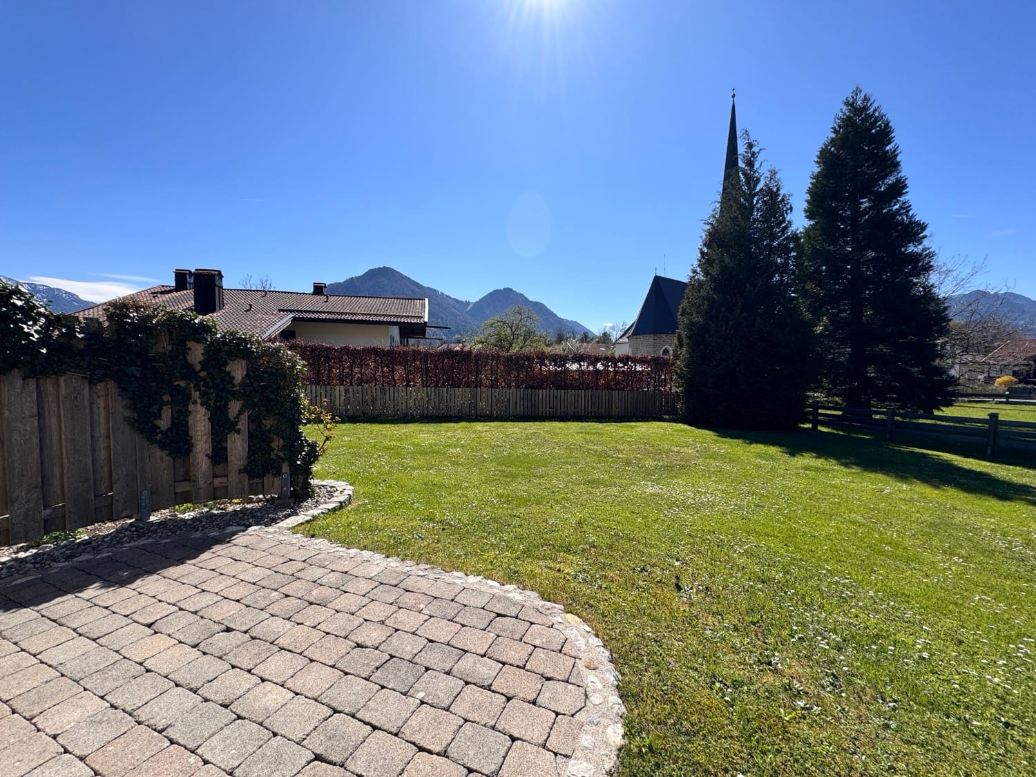 Immobilie in Ruhpolding - Ansprechendes, renoviertes Wohnhaus mit 3 Wohnungen und großer Doppelgarage in herrlicher Lage - Bild 4