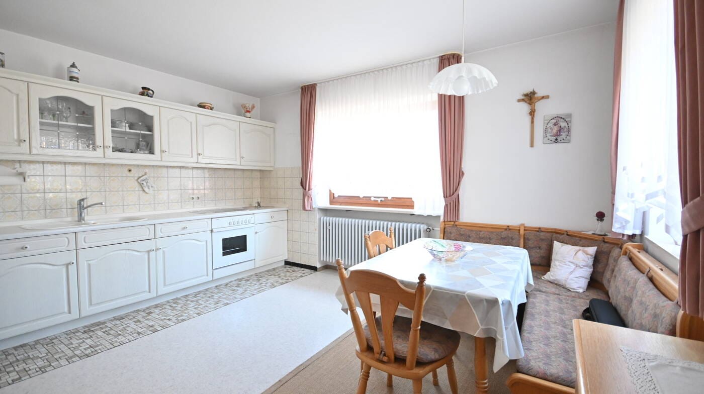 Immobilie in Velburg - Günstige Gelegenheit. Einfamilienhaus mit Garage in Velburg - Bild 2