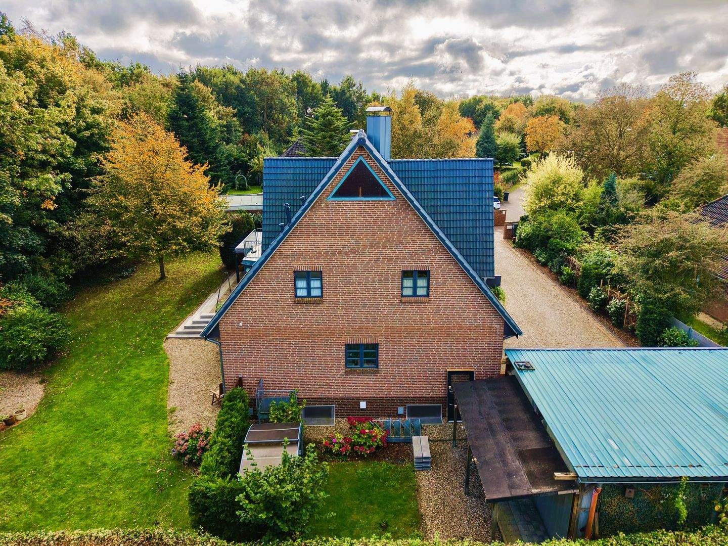 Immobilie in Mildstedt - Großzügiges Architektenhaus mit Einliegerwohnung, Souterrain & parkähnlichem Grundstück in Mildstedt - Bild 1