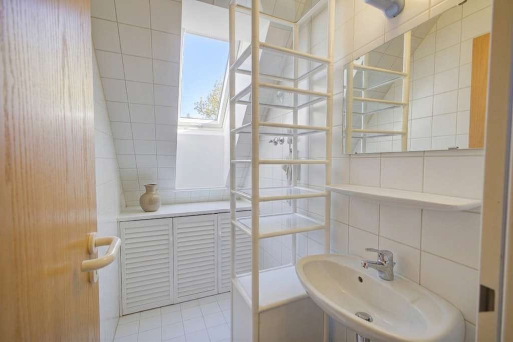 Immobilie in Petershausen - Ruhig, Zentral und nur 200 m zur S-Bahn! Großzügige Maisonettewohnung mit Galerie in Petershausen! - Bild 3