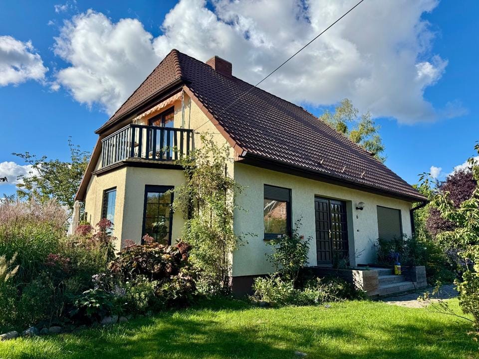 Immobilie in Burg Stargard - Großes Einfamilienhaus mit Einliegerwohnung (separat nutzbar) - Bild 0