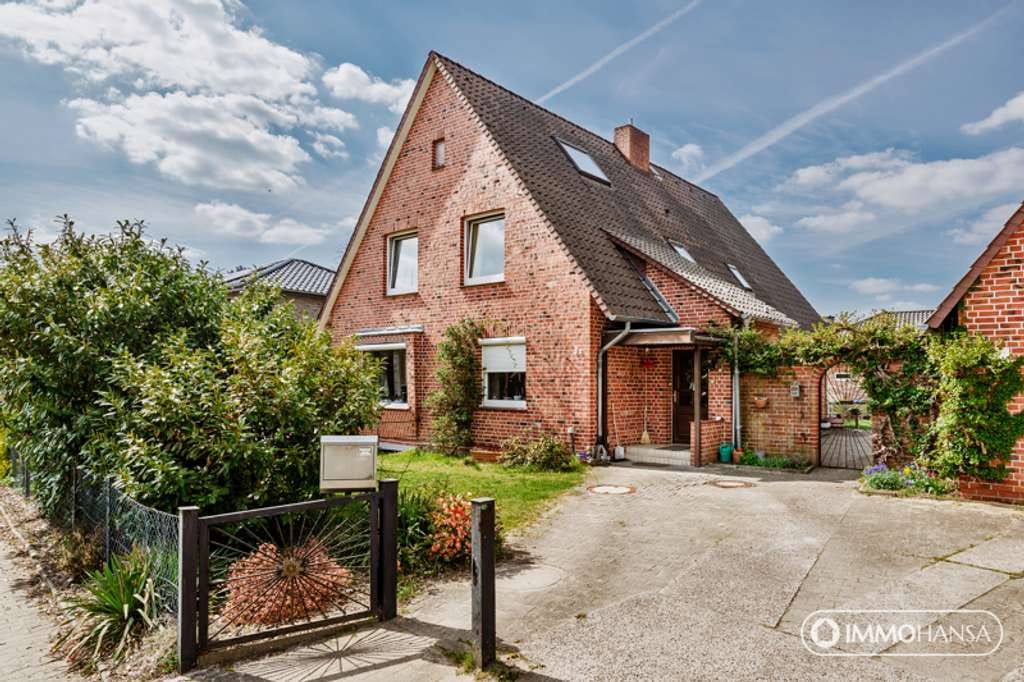 Immobilie in Adendorf - Raum für Familie, Zukunft und Ideen – Zweifamilienhaus mit Charme in Adendorf - Bild 0