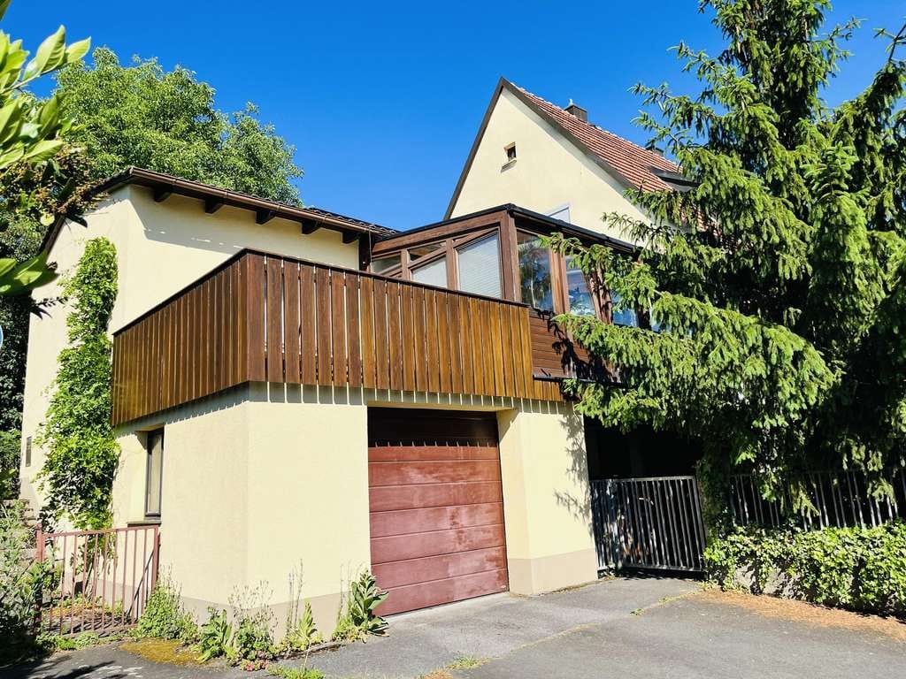 Immobilie in Zeil am Main - Schmuckes Sandsteinhaus mit Garten in sonnenverwöhnter Lage - unweit der Altstadt, Grund 952m², 9  - Bild 4