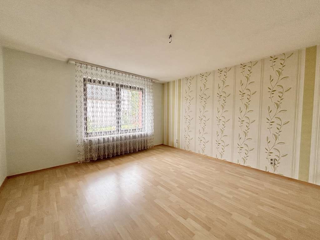 Immobilie in Dollnstein - Charmantes Einfamilienhaus mit Wintergarten und großem Grundstück - Bild 4