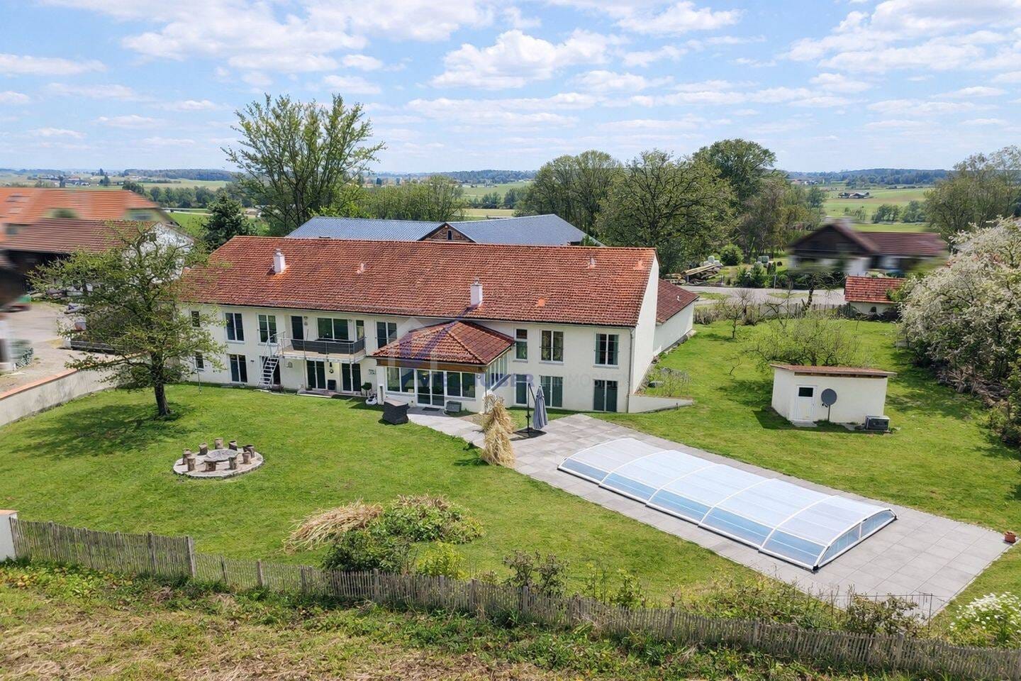 Immobilie in Velden - Exklusives Anwesen mit Weitblick - Wohnen und Arbeiten perfekt kombiniert - Bild 0