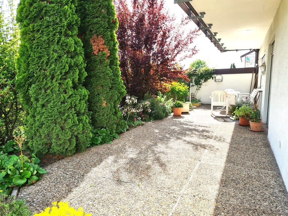 Immobilie in Waldbronn - 3 FAMILIENHAUS IN SEHR BEGEHRTER LAGE MIT TERRASSE, BALKONEN, 2 GARAGEN SOWIE 2 STELLPLÄTZEN - Bild 3