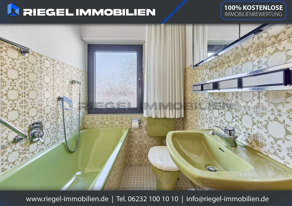 Immobilie in Lingenfeld - Sie hier? Wir auch! Platz für Familie & Garten– Wohnhaus in Top-Lage auf einem 975 m² gr. Grundstück - Bild 2