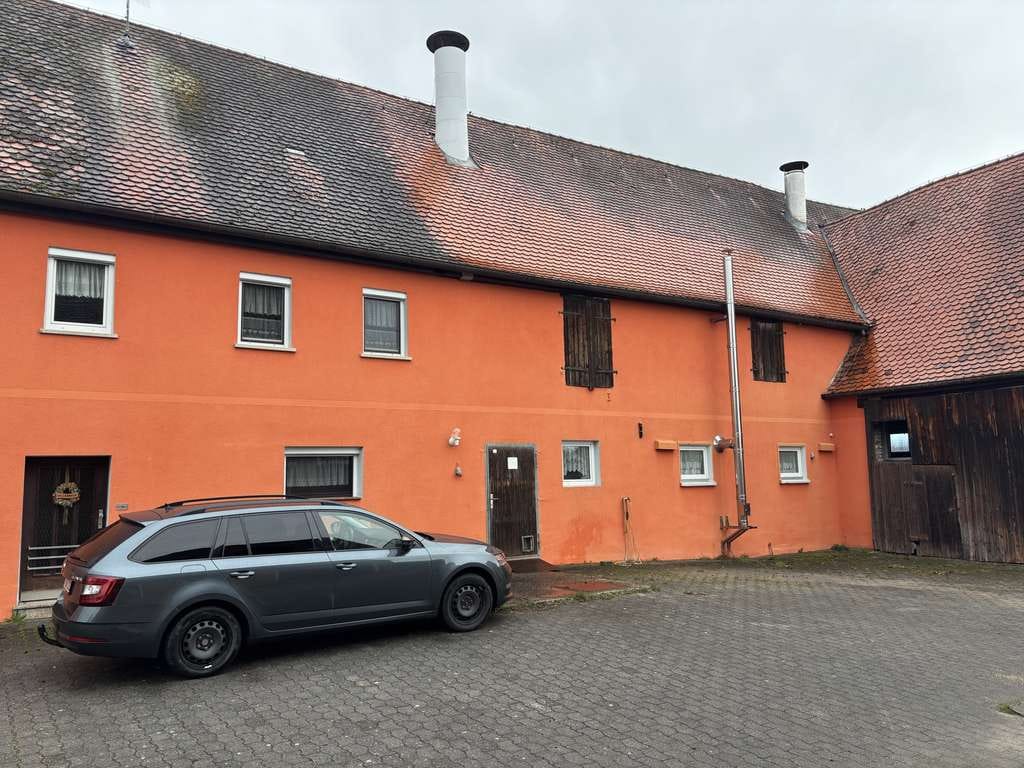 Immobilie in Roßtal - Bauernhaus mit großen Grundstück  - Bild 0
