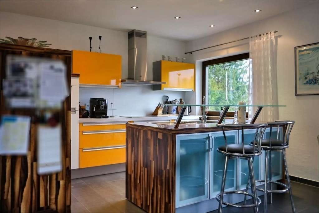 Immobilie in Zemmer - Großzügiges Ein-/Zweifamilienhaus mit Weitblick und schönem Grundstück in Ortsrandlage - Bild 2