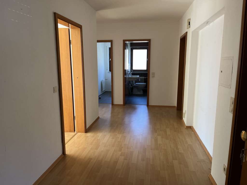Immobilie in Jossgrund - AS-Immobilien.com +++ 5-Familienhaus mit Garten und Garagen +++ - Bild 2