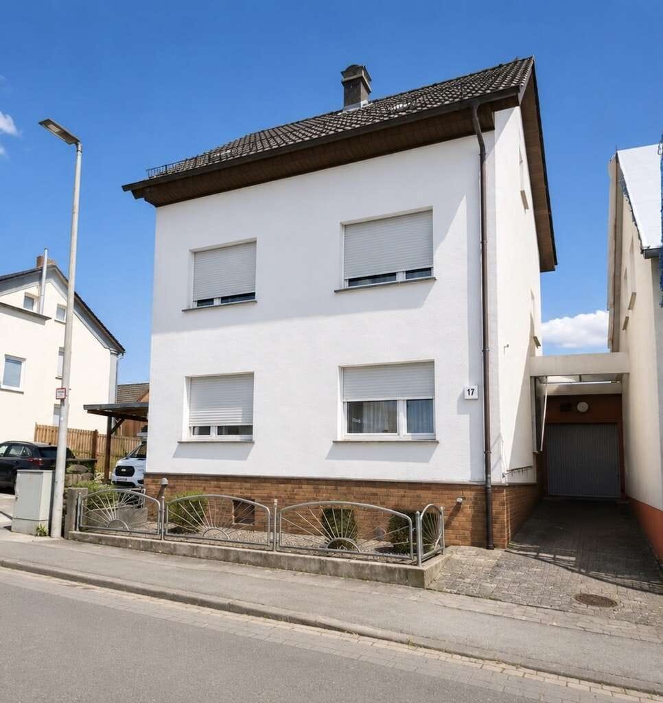 Immobilie in Höxter - Einfamilienhaus mit Terrasse und Garten - Bild 0