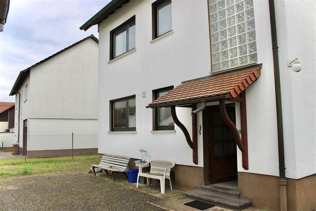 Immobilie in Neulußheim - Großzügiges Zweifamilienhaus in Toplage – freistehend mit weitläufigem Garten - Bild 3