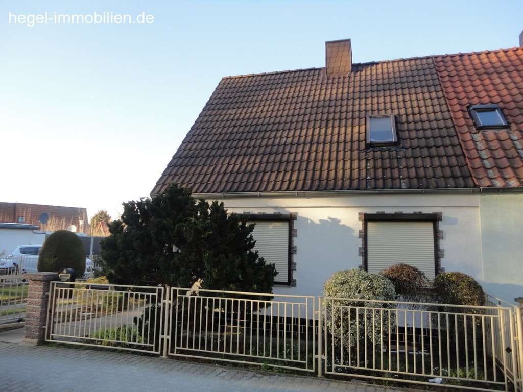 Immobilie in Wanzleben-Börde - Doppelhaushälfte mit Garage und Nebengelass in Wanzleben - Bild 0