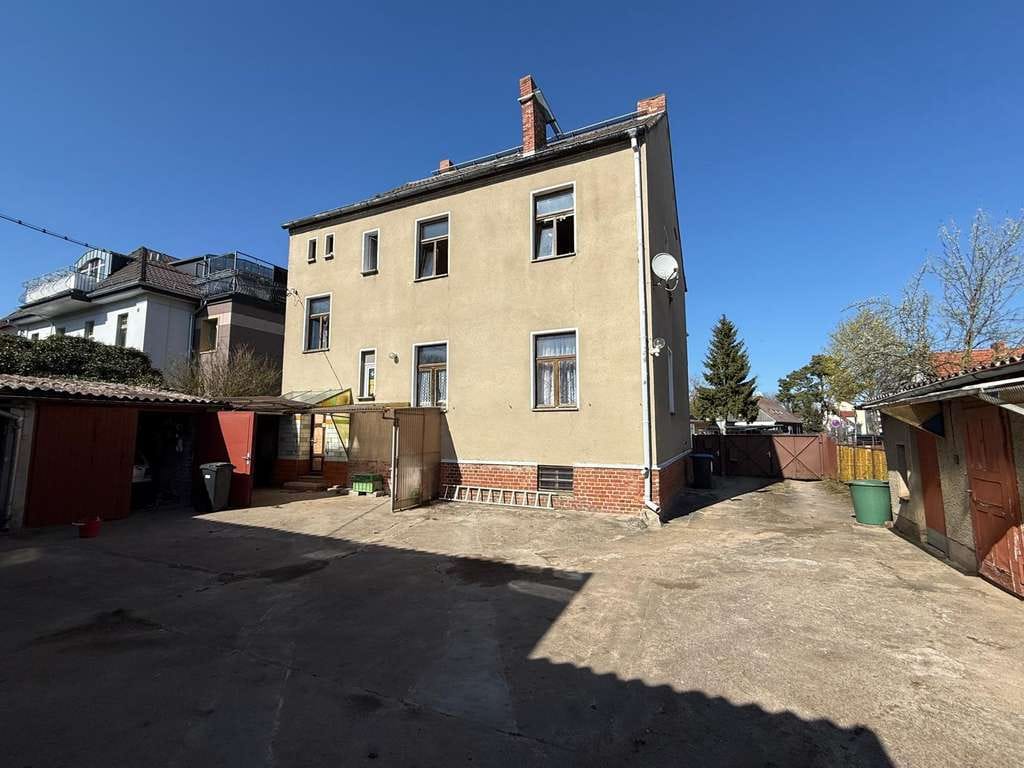 Immobilie in Falkensee - 247 qm Mehrfamilienhaus mit viel Potenzial im Zentrum. Mischgebiet mit 3 Vollgeschossen - Bild 0