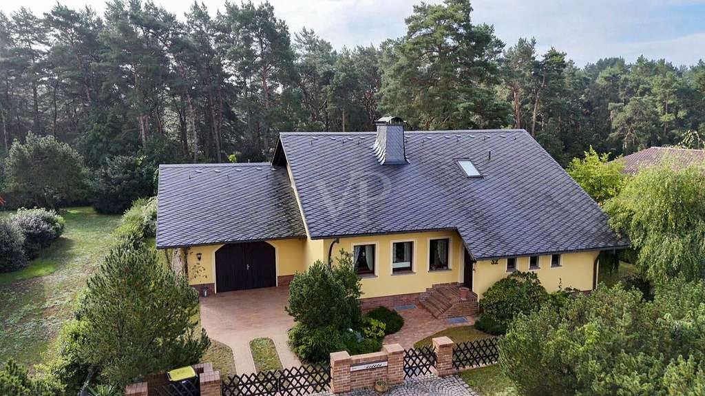 Immobilie in Britz - Traumhaus am Waldrand - Naturidylle, Ruhe  und Wohnkomfort vereint - Bild 1
