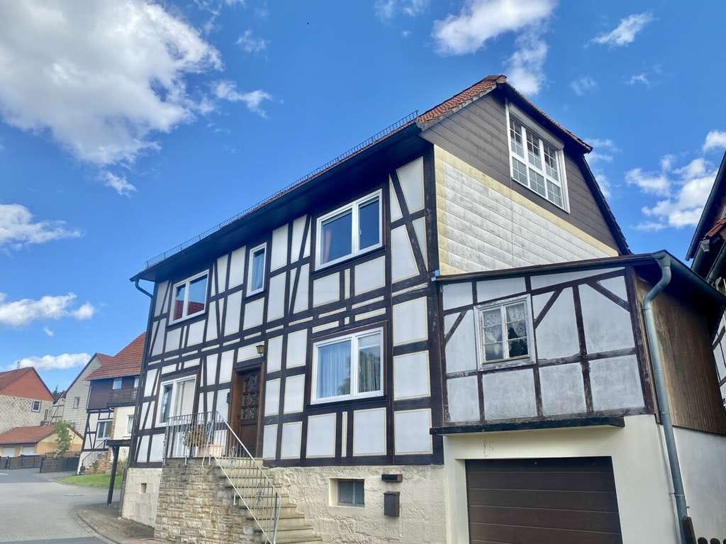 Immobilie in Staufenberg - Einfamilienhaus in Staufenberg - Frei nach Absprache - Bild 1