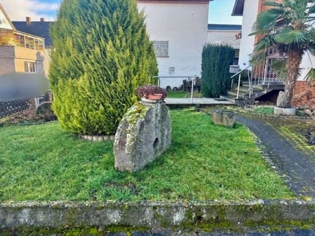 Immobilie in Polch - Freistehendes Einfamilienhaus mit viel Platz, Garten und 2 Garagen - Bild 2