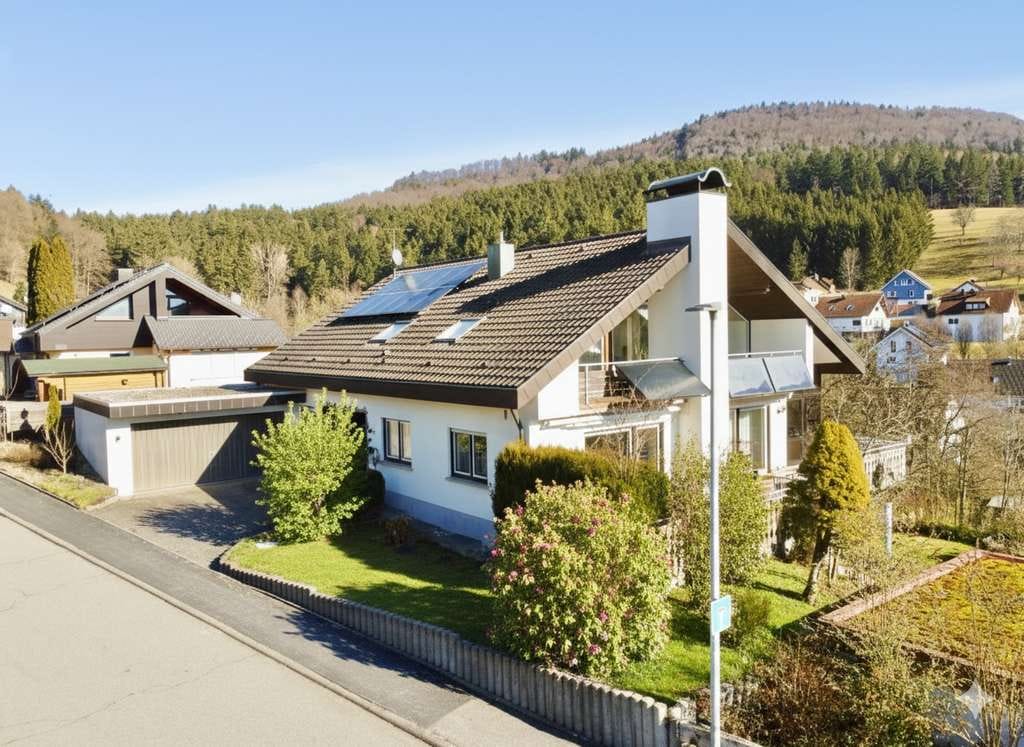 Immobilie in Balingen - Zuhause ankommen: Großzügiges Einfamilienhaus mit Südterrasse und Wohlfühlcharakter - Bild 0