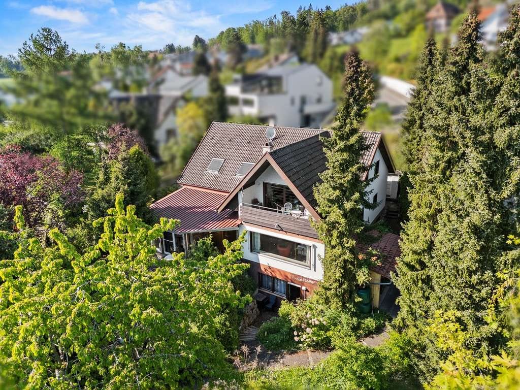 Immobilie in Markdorf - Großzügiges Einfamilienhaus mit Einliegerwohnung in bevorzugter Wohnlage - Bild 0
