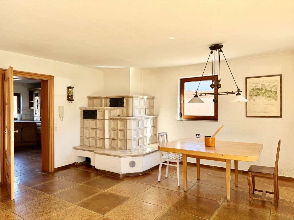 Immobilie in Sasbach am Kaiserstuhl - Charmantes Einfamilienhaus mit 5,5 Zimmern und großzügigem Grundstück - Bild 3
