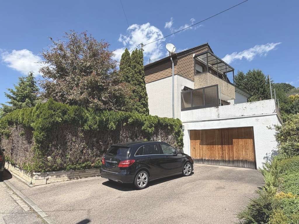 Immobilie in Donzdorf - GROßES HAUS AUF GROßZÜGIGEM GRUNDSTÜCK IN SONNIGER LAGE VON DONZDORF - Bild 1