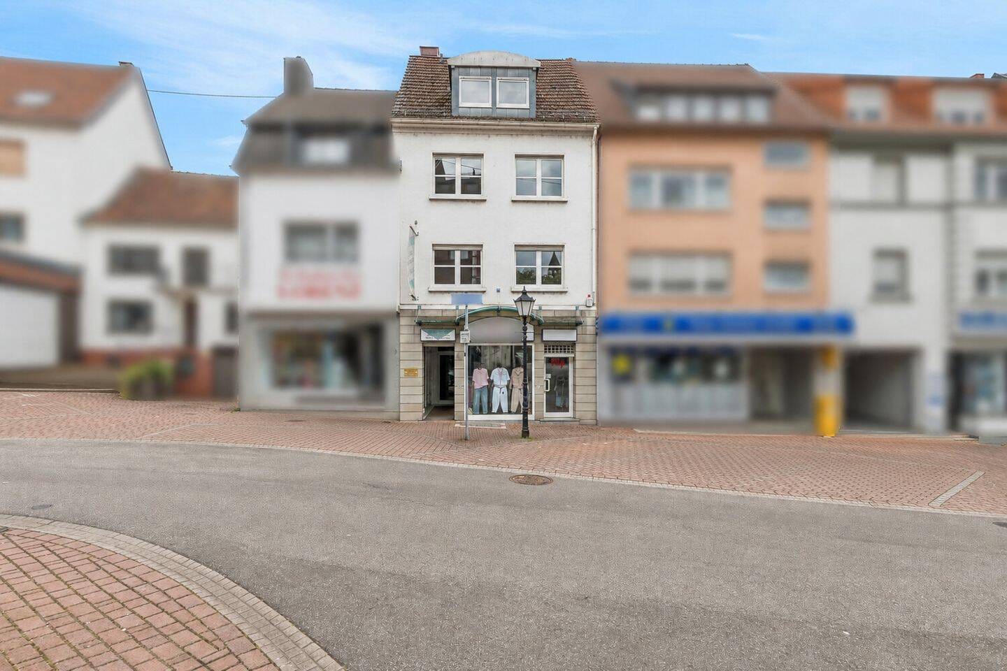 Immobilie in Bous - Solides Investment: Wohn- und Geschäftshaus mit  4 Stellplätzen - Bild 0
