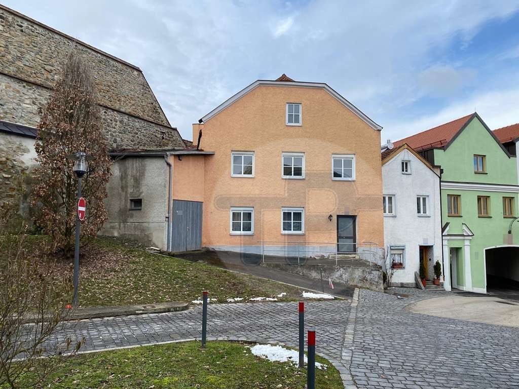 Immobilie in Vilshofen an der Donau - HISTORISCHES ALTSTADTHAUS
IM ZENTRUM DER DONAUSTADT VILSHOFEN 
 - Bild 2