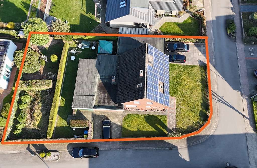 Immobilie in Cloppenburg - EFH in Cloppenburg mit großem Garten und PV-Anlage - Bild 0