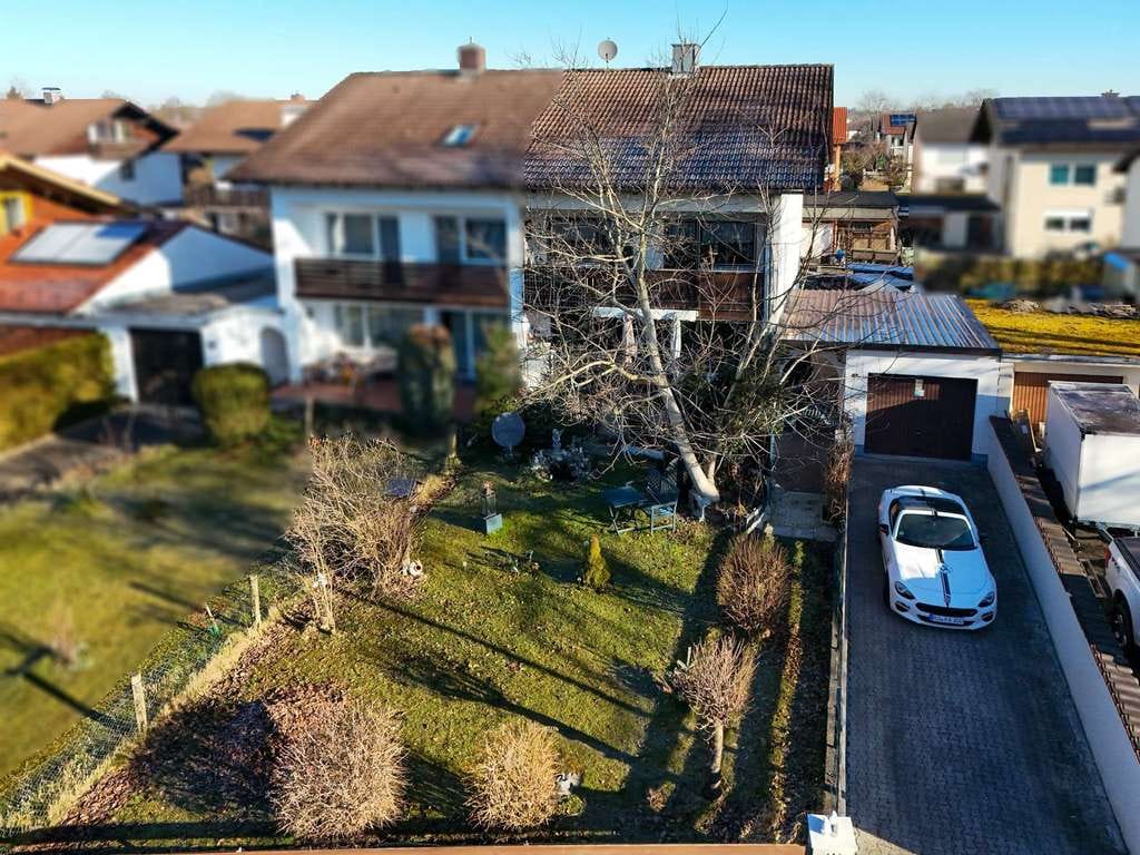 Immobilie in Kolbermoor - Sonnige Doppelhaushälfte in guter Lage Kolbermoors – viel Platz und Potenzial! - Bild 0