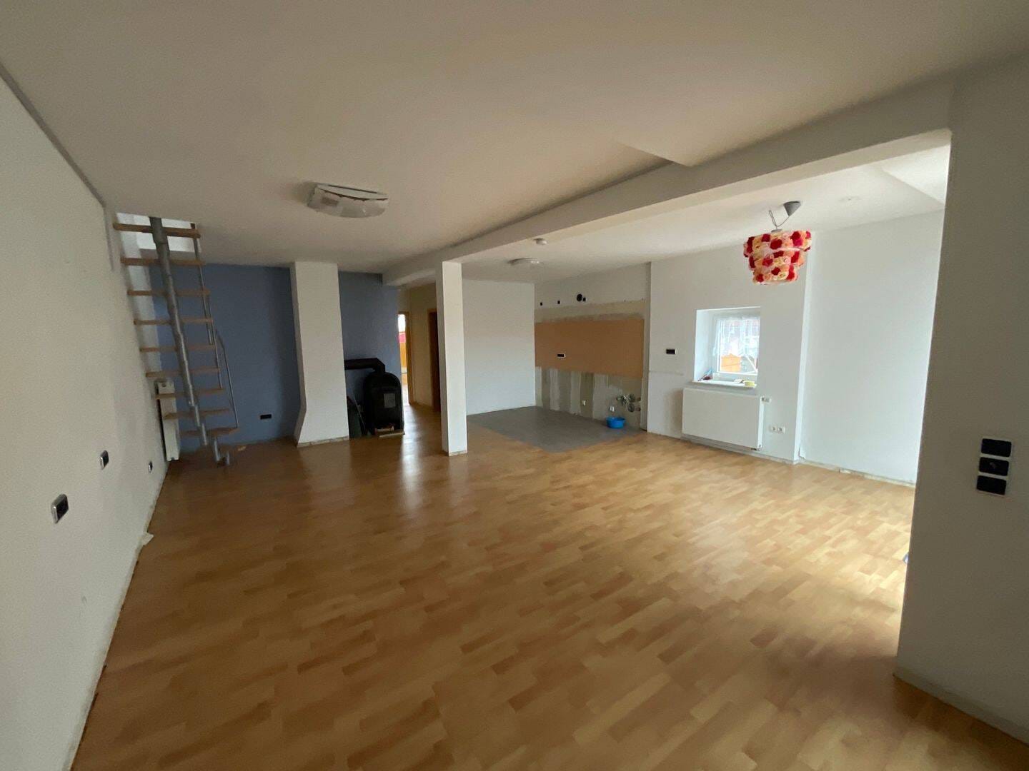 Immobilie in Hammelburg - Modernisiertes Stadthaus als Kapitalanlage oder zum Selbstbezug - Bild 1