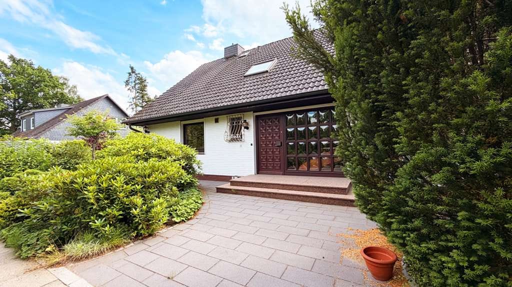 Immobilie in Ellerbek - GROSSZÜGIGES FAMILIENHAUS AUF 939 M² SONNENGRUNDSTÜCK IN RUHIGER SACKGASSENLAGE VON ELLERBEK! - Bild 1