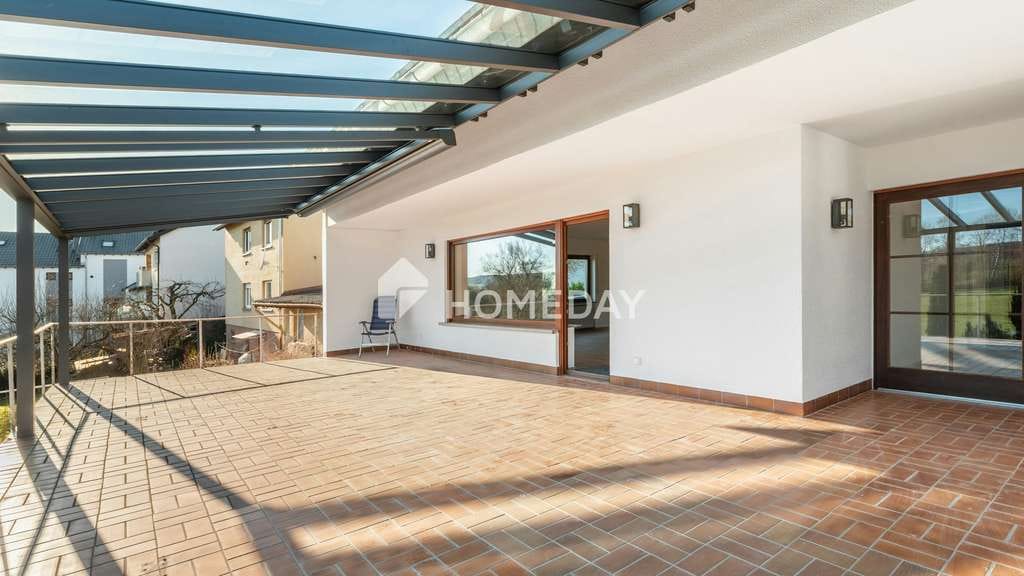 Immobilie in Kalbach - Modernisiertes Dreifamilienhaus mit 358 m², 16,5 kWp PV & traumhafter Süd-Terrasse mit Fernblick - Bild 2