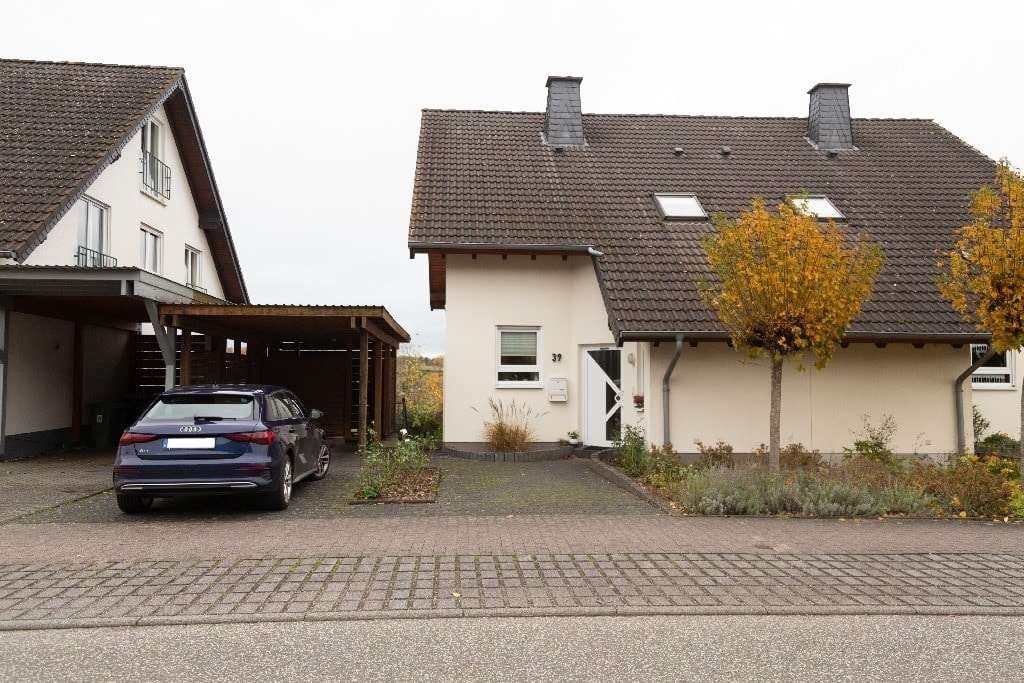 Immobilie in Kastellaun - Doppelhaushälfte in der Burgstadt - einziehen und wohlfülen - Bild 0