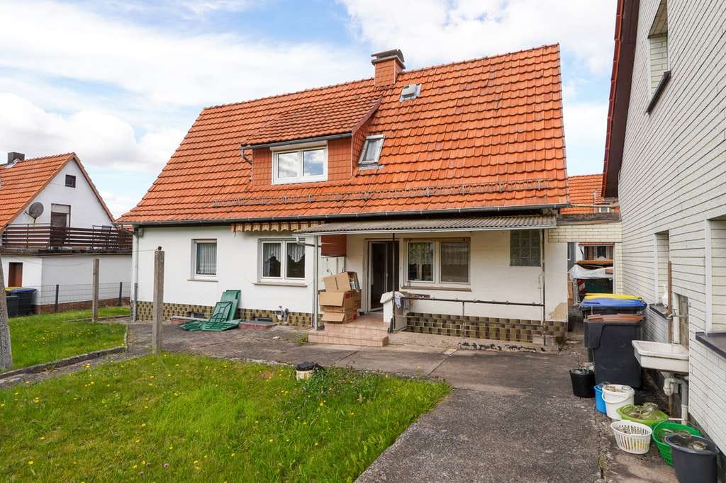 Immobilie in Nentershausen - +++ Geplagtes Einfamilienhaus für die kleine Familie +++ - Bild 3