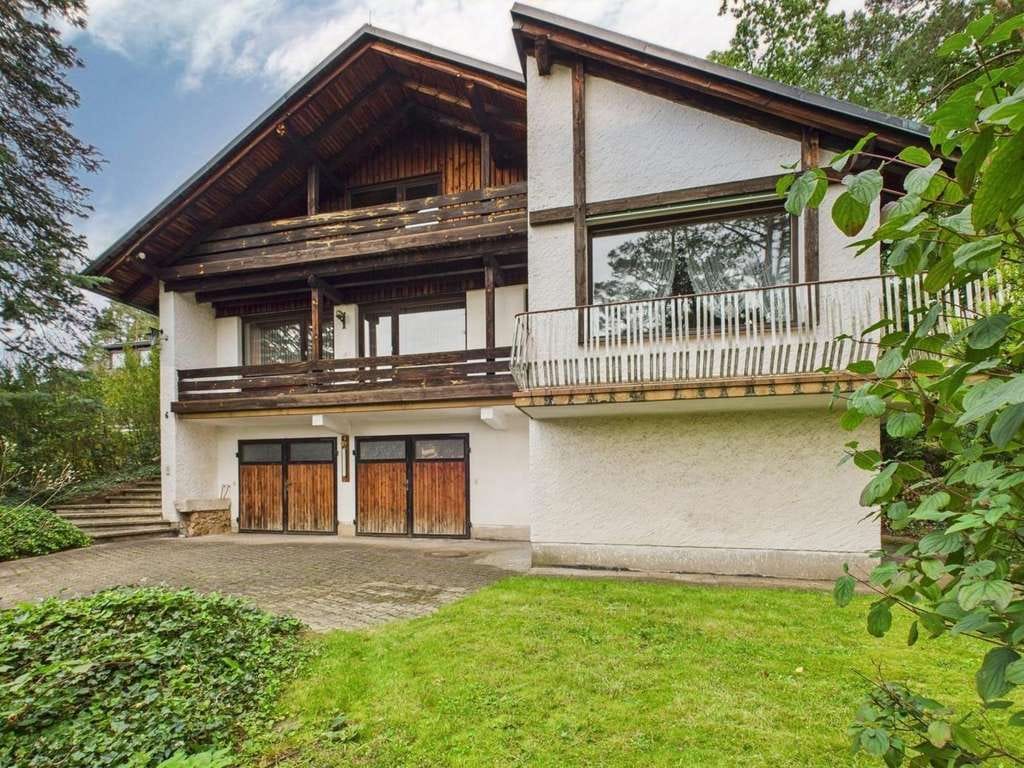 Immobilie in Georgensgmünd - Potenzial für etwas Besonderes: Großzügiges Anwesen mit Privatwald - Bild 0
