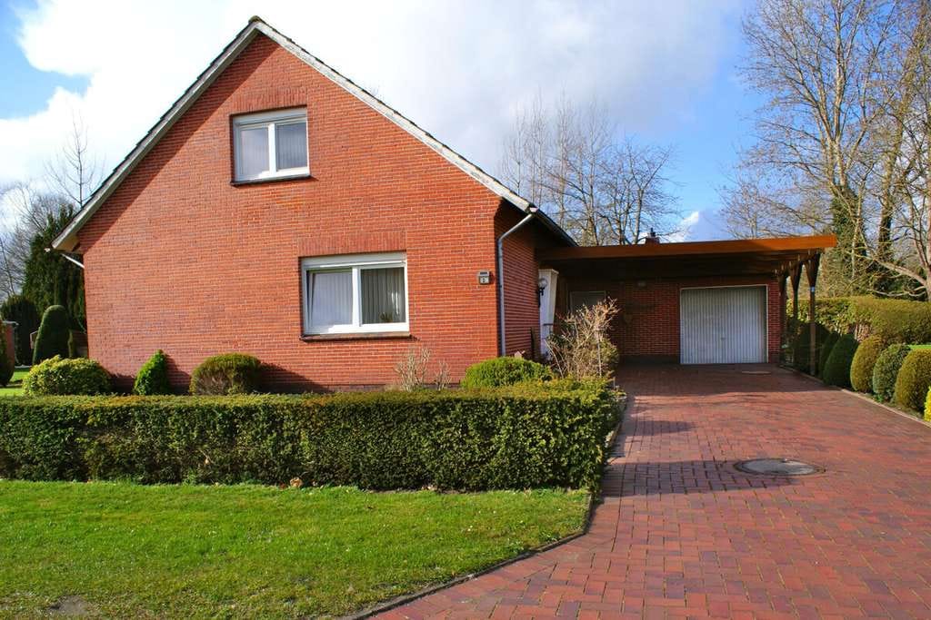 Immobilie in Apen - Gemütliches Einfamilienhaus in ländlicher Wohnsiedlung - Bild 2