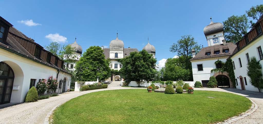 Immobilie in Schwindegg - ... Wohnen im historischen Renaissance-Schloss ... - Bild 2