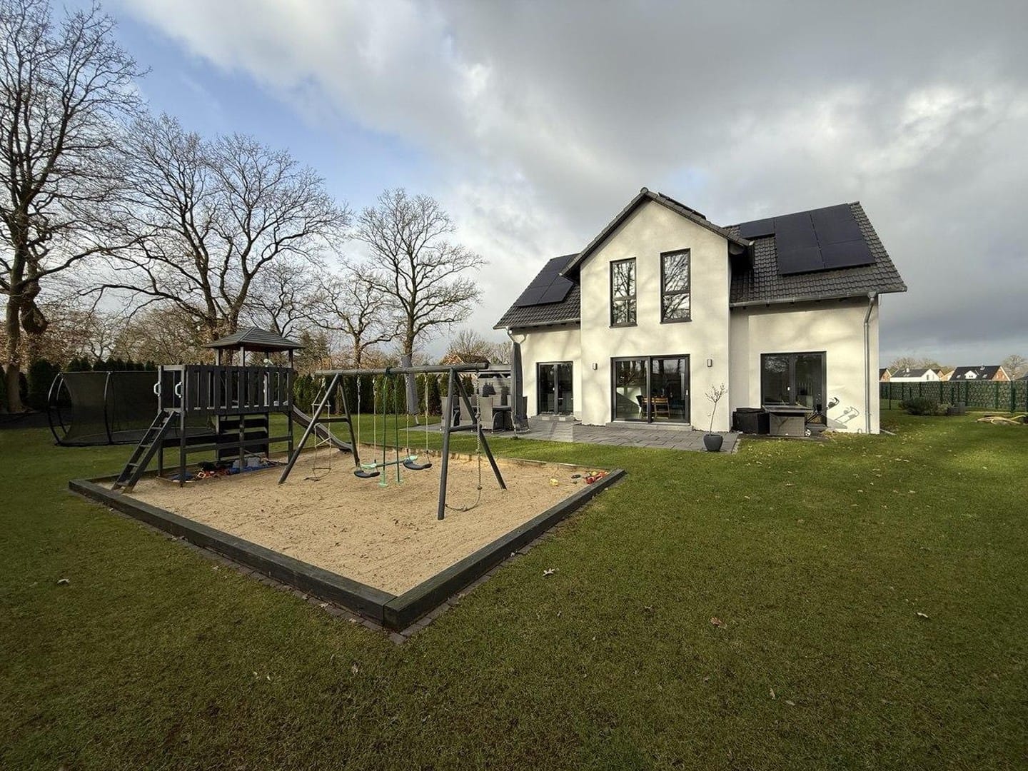 Immobilie in Klein Offenseth-Sparrieshoop - Ihr neues Zuhause: Modernes Einfamilienhaus mit smarter Technologie und grüner Idylle - Bild 0