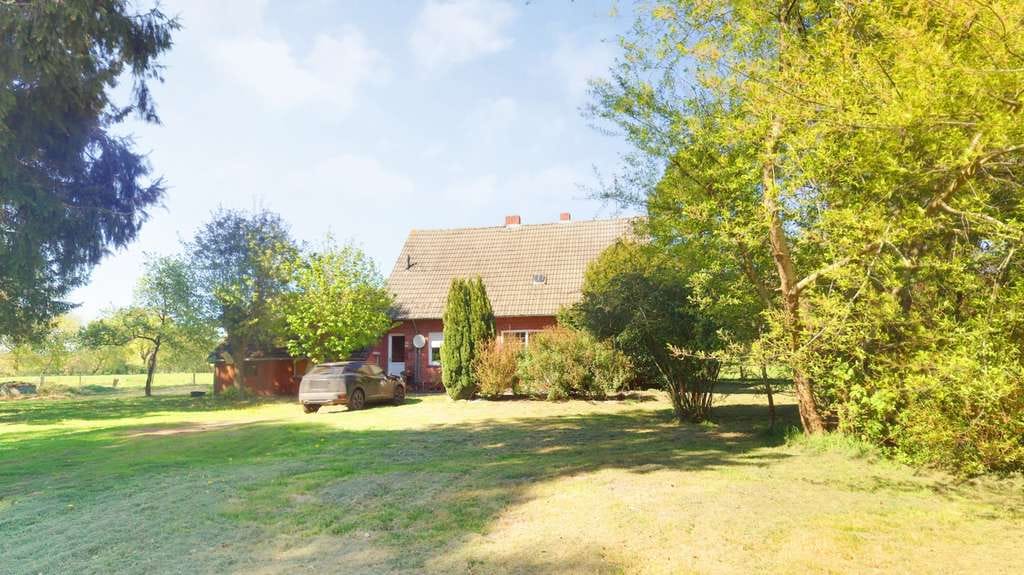 Immobilie in Westoverledingen - Viel Raum für Ihre Ideen – Einfamilienhaus mit großem Grundstück in Westoverledingen - Bild 0