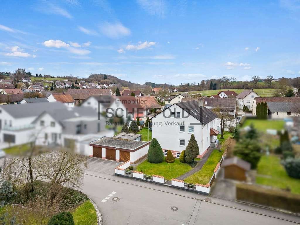 Immobilie in Mietingen - Großzügig! Gepflegtes Dreifamilienhaus mit großzügigem Garten - Bild 1