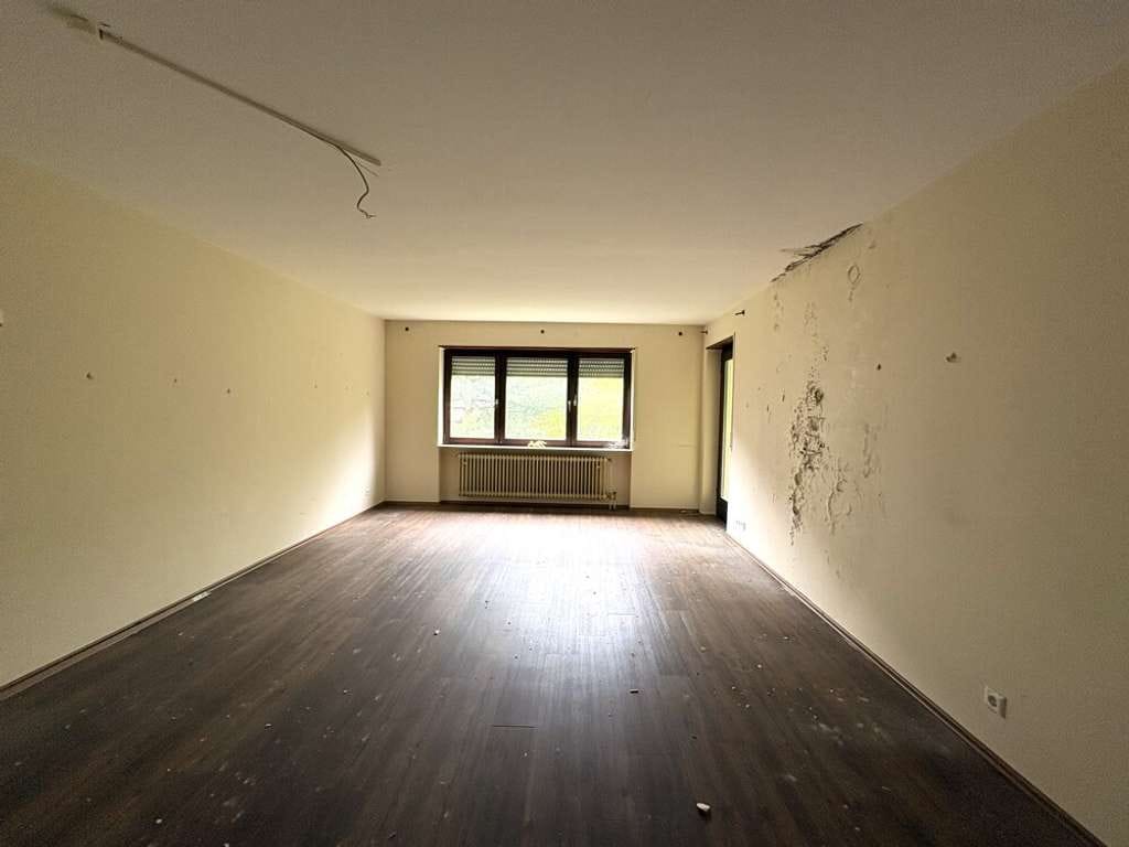 Immobilie in Landau in der Pfalz - Großzügige 4-Zimmer-Wohnung mit Balkon, Garage & viel Potenzial in Landau - Bild 0