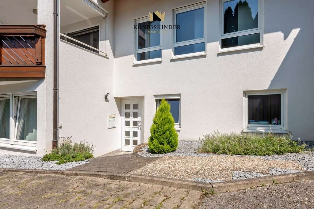 Immobilie in Schorndorf - Schicke EG-Wohnung mit Terrasse in Schorndorf/ Miedelsbach! - Bild 2